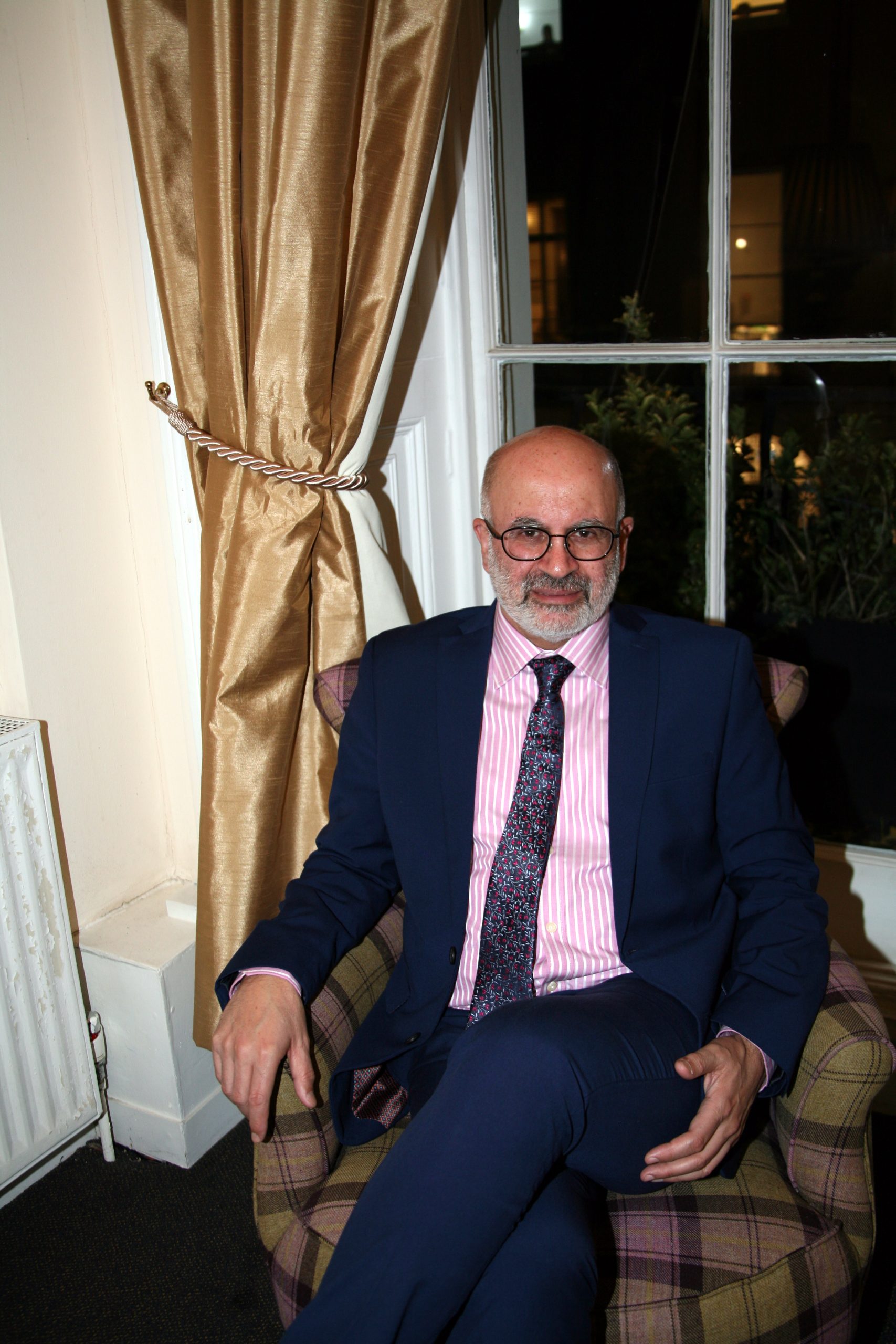 Mr Ardeshir Vahidi in Harley Street Mr Ardeshir Vahidi in Harley Street